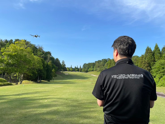 ゴルフ練習場の空撮